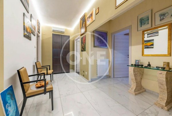 appartamento in vendita a Roma in zona Lunghezza