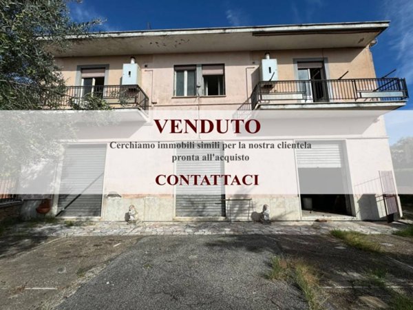 casa indipendente in vendita a Roma in zona Acilia