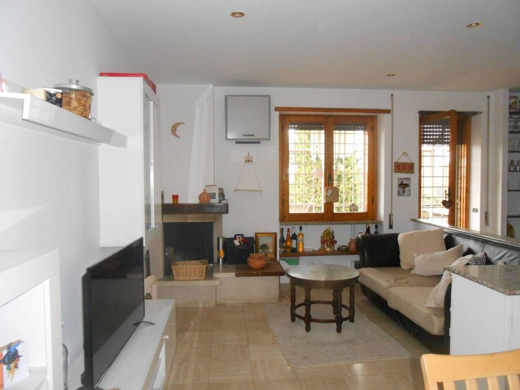 appartamento in vendita a Roma in zona Labaro