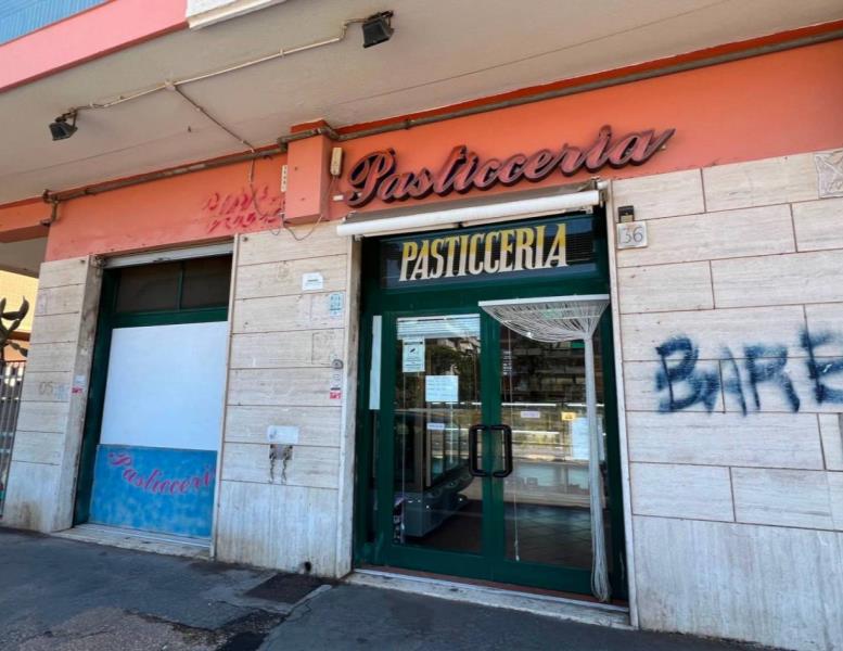 negozio in vendita a Roma in zona Ostia Antica