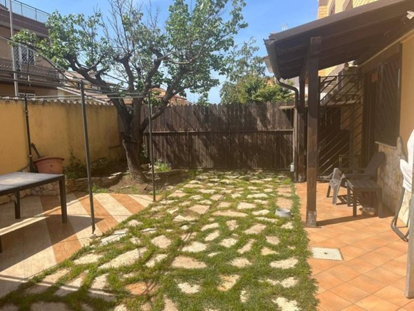 appartamento in vendita a Roma in zona Acilia