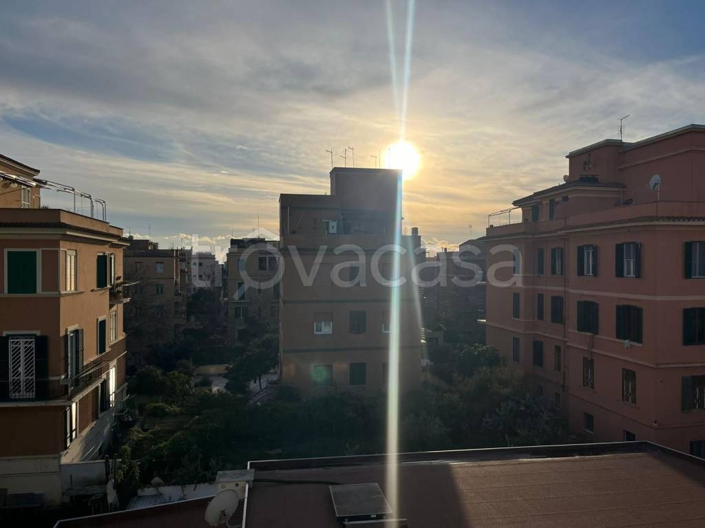 appartamento in vendita a Roma in zona Ostia