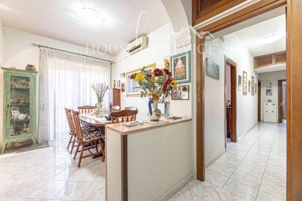 appartamento in vendita a Roma in zona Casal Monastero