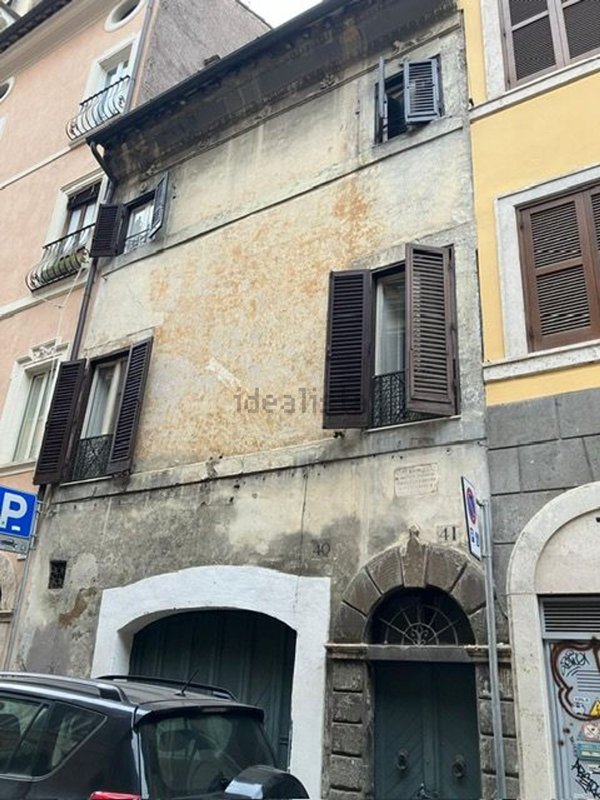 locale di sgombero in vendita a Roma in zona Rione Monti/Campitelli