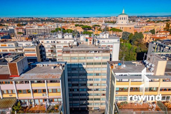 appartamento in vendita a Roma in zona Ostiense