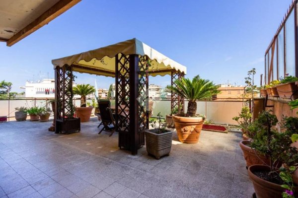 appartamento in vendita a Roma in zona Monte Sacro/Talenti