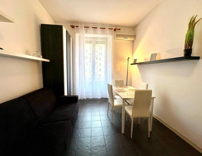 negozio in vendita a Roma in zona Tuscolano