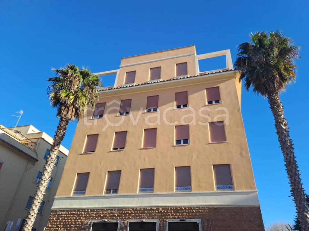 appartamento in vendita a Roma in zona Ostia