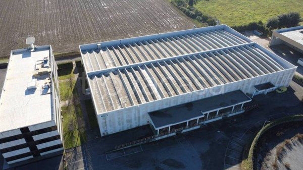 capannone in vendita a Roma