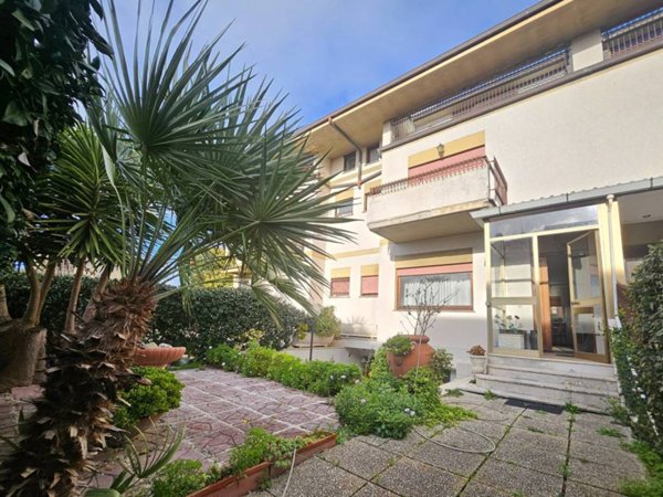 casa indipendente in vendita a Roma in zona Axa