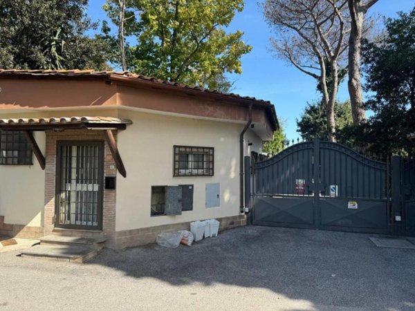 casa indipendente in vendita a Roma in zona Infernetto