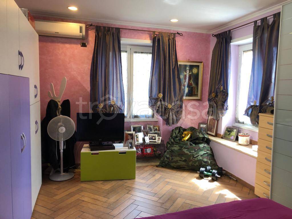 appartamento in vendita a Roma in zona Colle del Sole