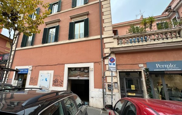 locale commerciale in vendita a Roma in zona Ponte Mammolo