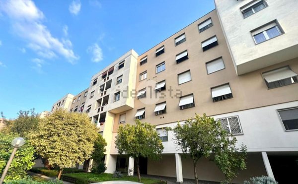 appartamento in vendita a Roma in zona Torre Angela