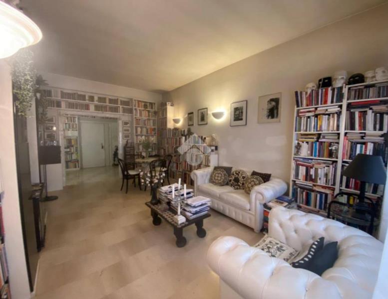 appartamento in vendita a Roma in zona Appio Latino