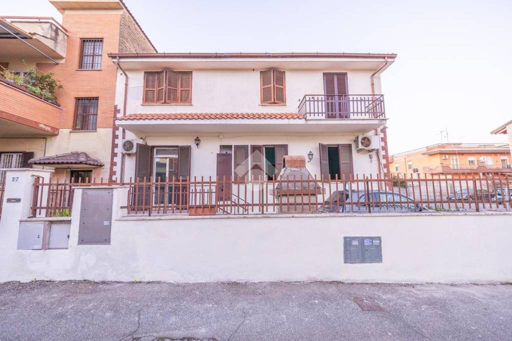 appartamento in vendita a Roma in zona Prenestino-Labicano