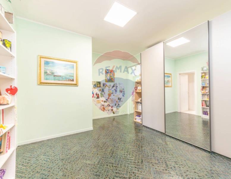 appartamento in vendita a Roma in zona Ostiense
