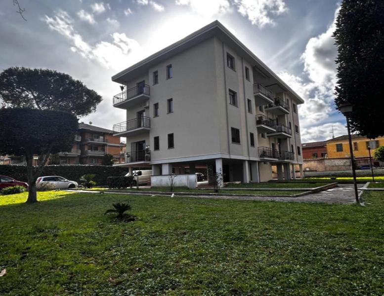 appartamento in vendita a Roma in zona Casal Morena