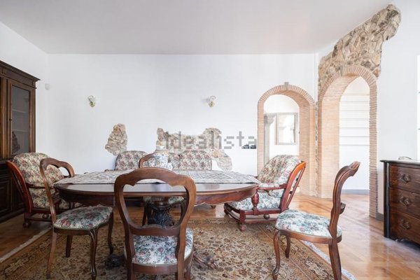 appartamento in vendita a Roma in zona Ardeatino