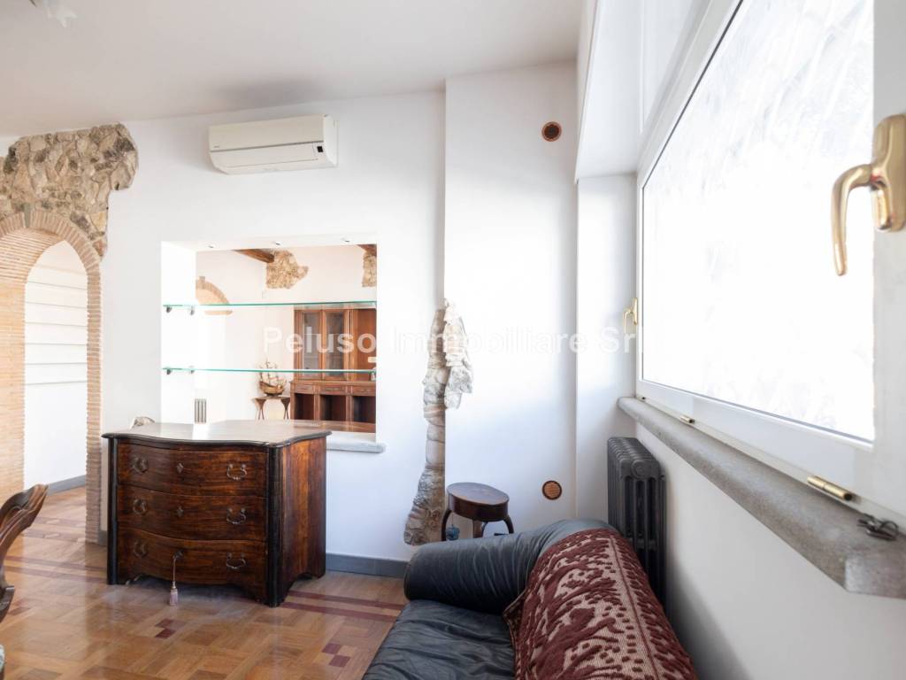 appartamento in vendita a Roma in zona Ardeatino