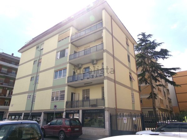 appartamento in vendita a Roma in zona Ostia