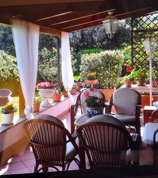 appartamento in vendita a Roma in zona Tomba di Nerone