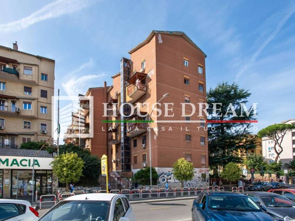 appartamento in vendita a Roma in zona Cinecittà