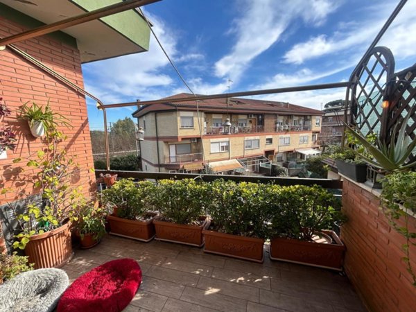 appartamento in vendita a Roma in zona Appio Claudio