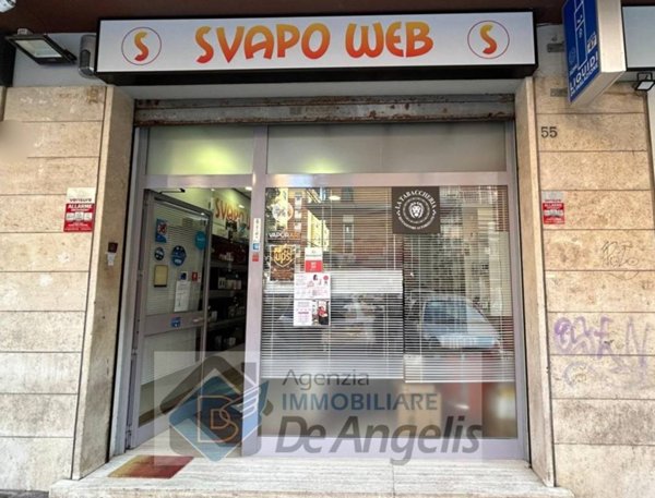 negozio in vendita a Roma in zona Appio Latino