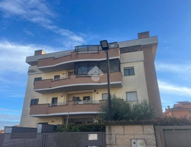appartamento in vendita a Roma in zona Palmarola
