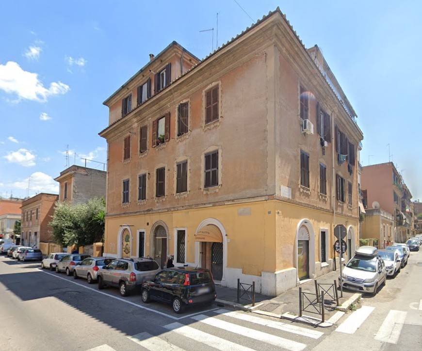 appartamento in vendita a Roma in zona Tuscolano
