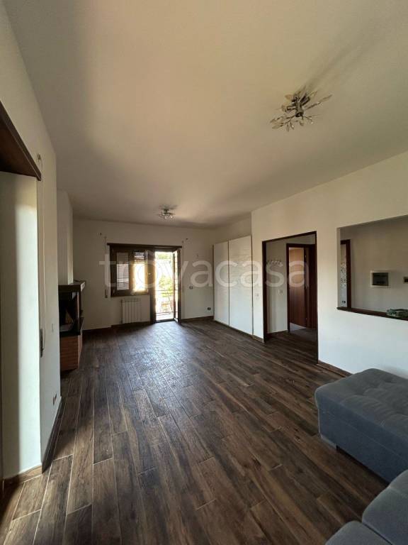 appartamento in vendita a Roma in zona Pantan Monastero