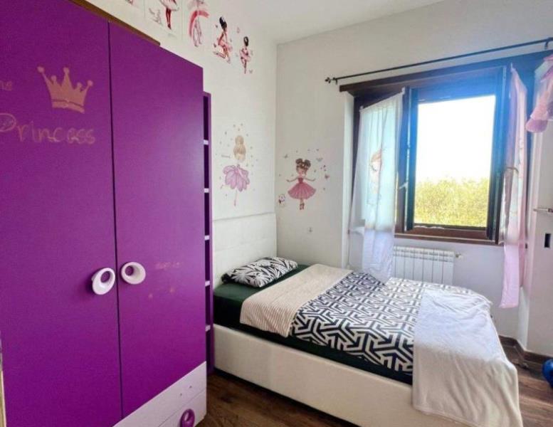 appartamento in vendita a Roma in zona Pantan Monastero