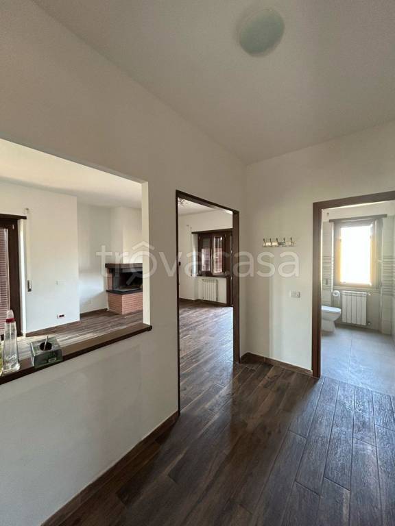 appartamento in vendita a Roma in zona Pantan Monastero