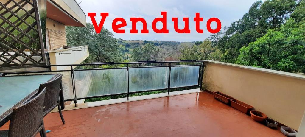 appartamento in vendita a Roma in zona Tor di Quinto