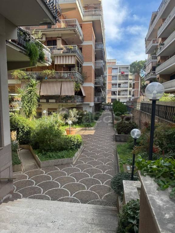 appartamento in vendita a Roma in zona Monte Sacro/Talenti