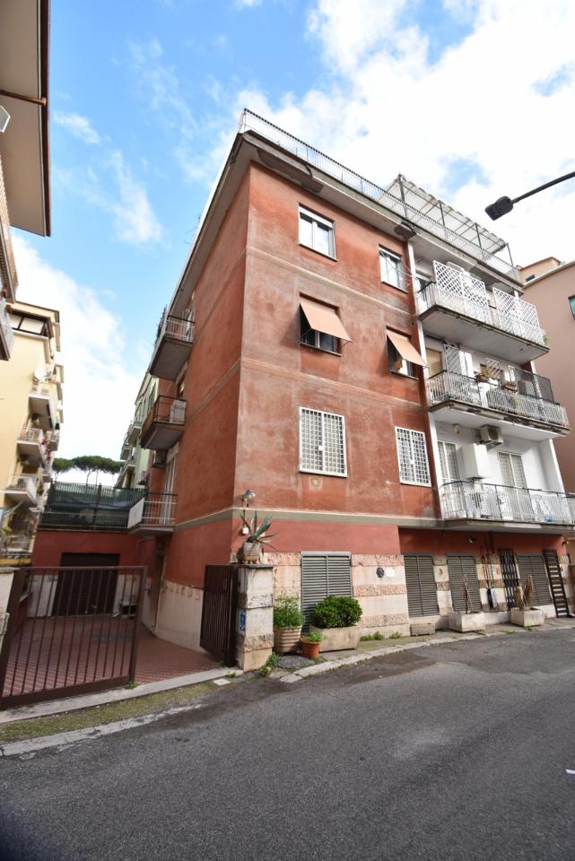 appartamento in vendita a Roma in zona Gianicolense