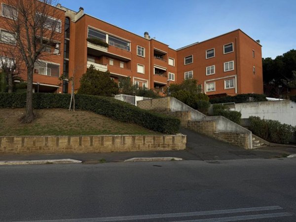 appartamento in vendita a Roma in zona Colle del Sole