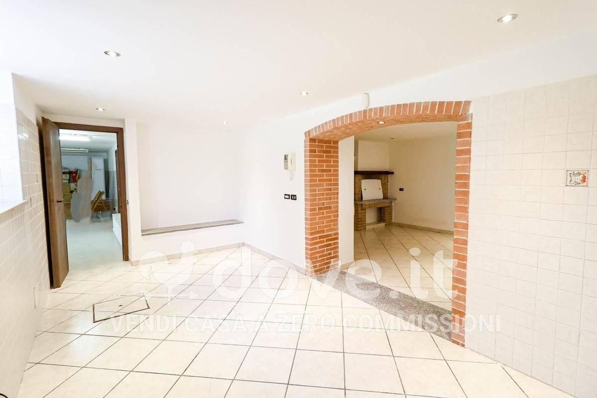 casa indipendente in vendita a Roma in zona Massimina/Casal Lumbroso