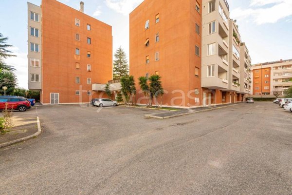 appartamento in vendita a Roma in zona Dragona/Bagnoletto