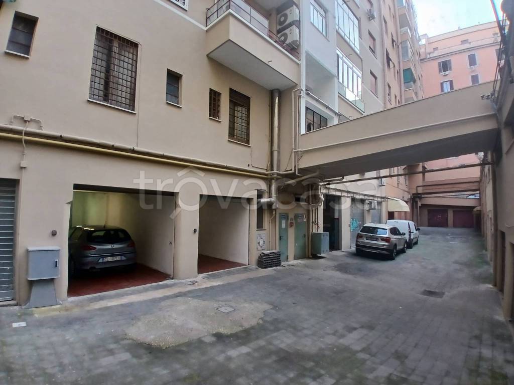 casa indipendente in vendita a Roma in zona Tuscolano