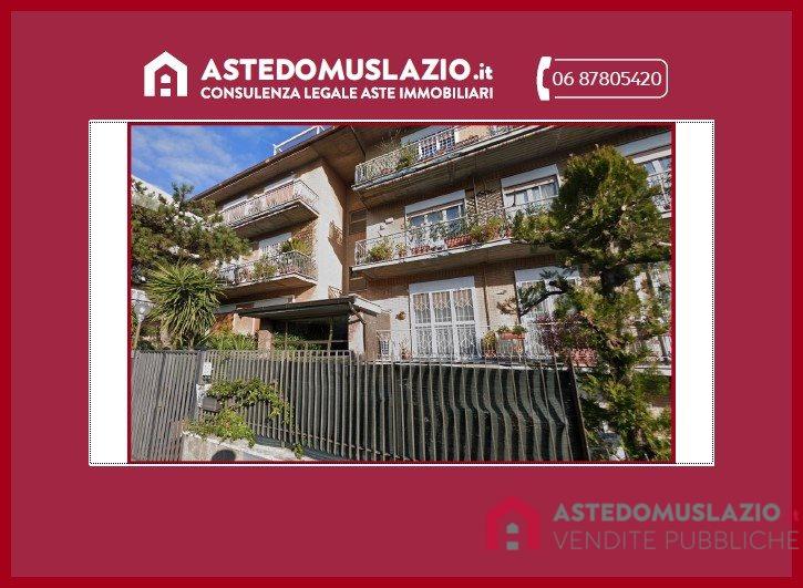appartamento in vendita a Roma in zona Appio Pignatelli
