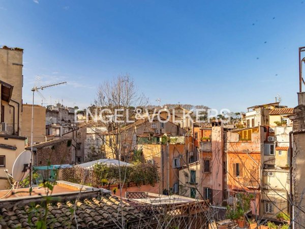 appartamento in vendita a Roma in zona Trastevere