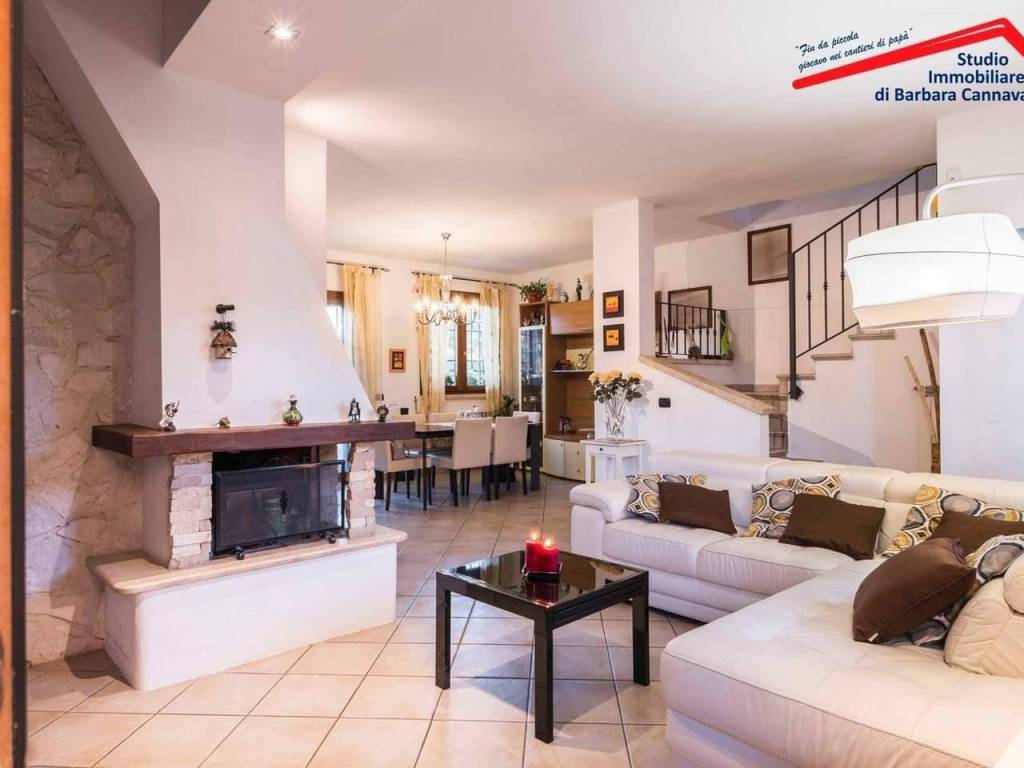 casa indipendente in vendita a Roma in zona Infernetto