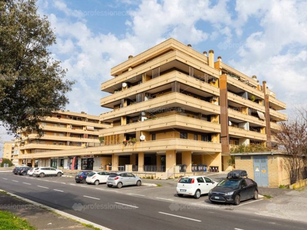 appartamento in vendita a Roma in zona Prenestino-Labicano