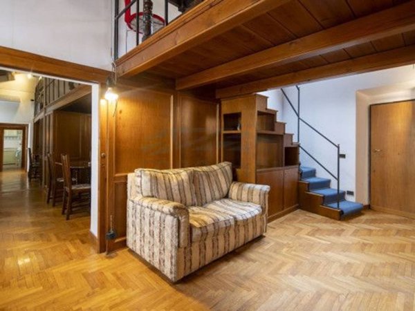 appartamento in vendita a Roma in zona Parione/Sant'Eustachio