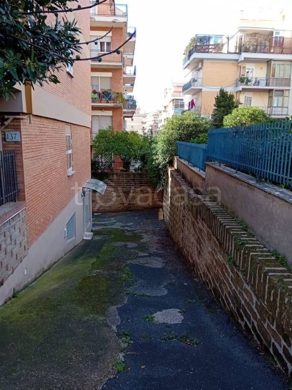 trivano in vendita a Roma in zona Prenestino-Labicano