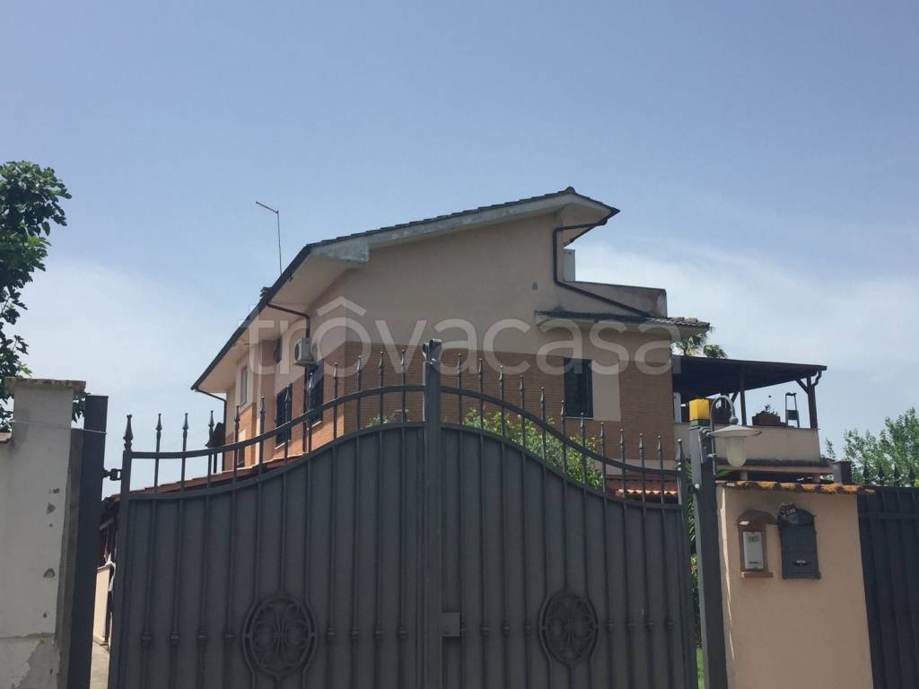 appartamento in vendita a Roma in zona Infernetto