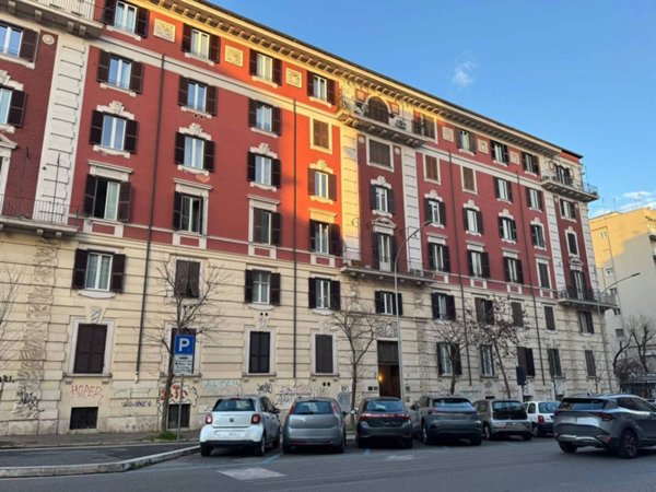 appartamento in vendita a Roma in zona Rione Monti/Campitelli