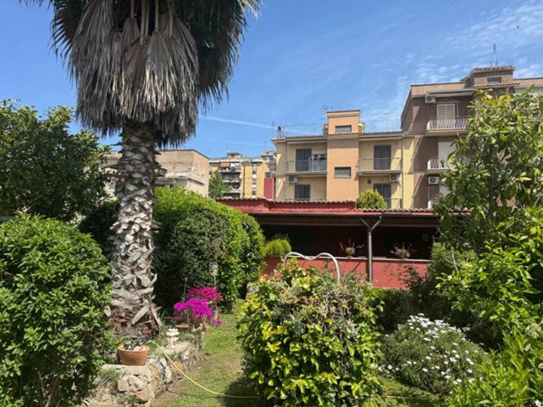 casa indipendente in vendita a Roma in zona Torre Maura